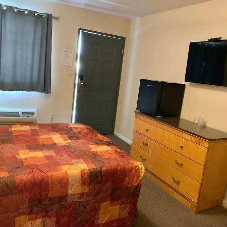 Nitey Nite Motel South Windsor Экстерьер фото